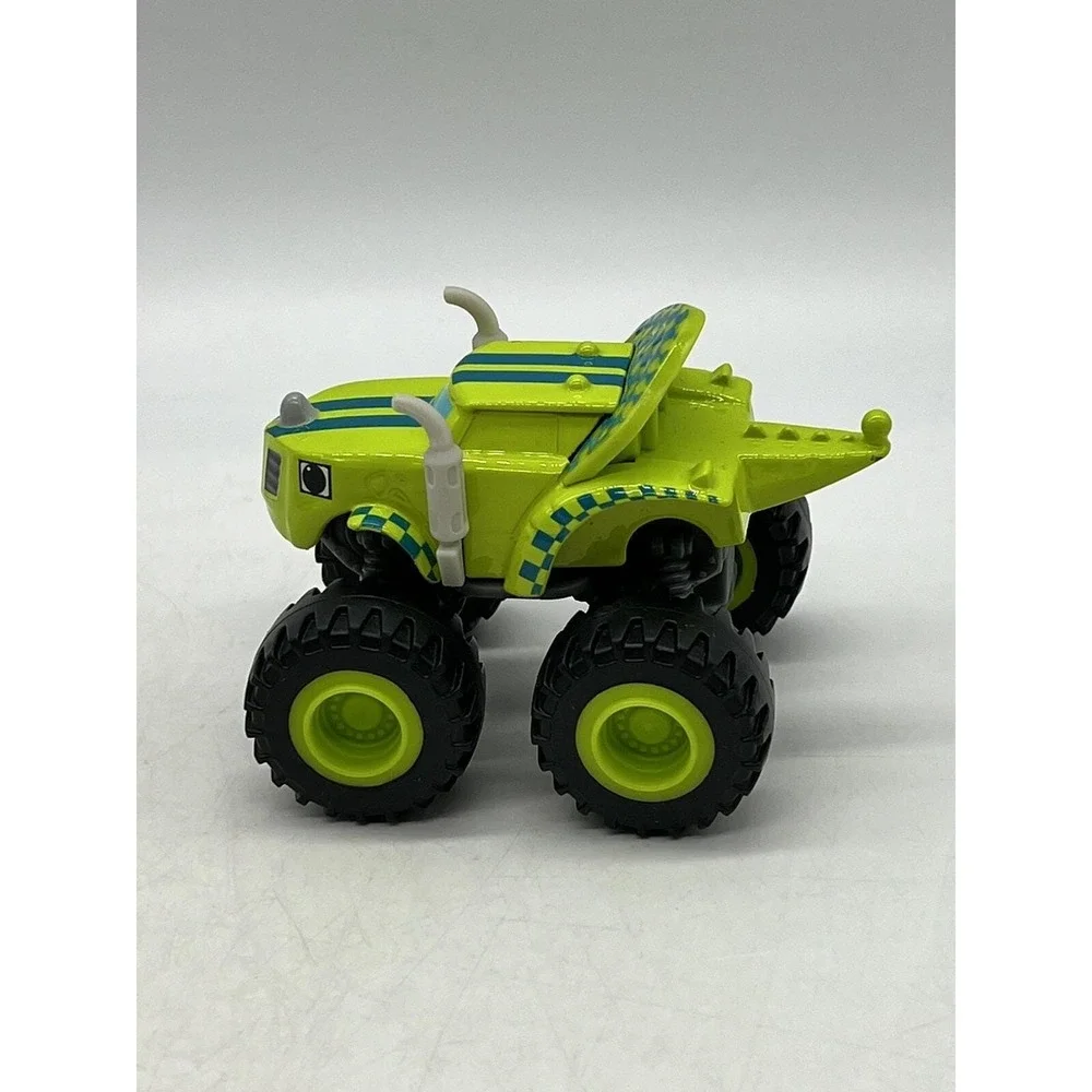 Blaze‎ and the Monster Machines Racing Flag Crusher Zeg Truck Die Cast  Lot Of 2